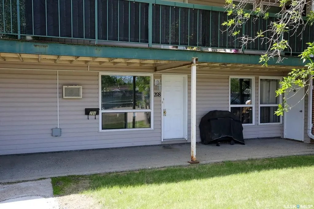 208 Gore Place Regina SK S4T 7S4