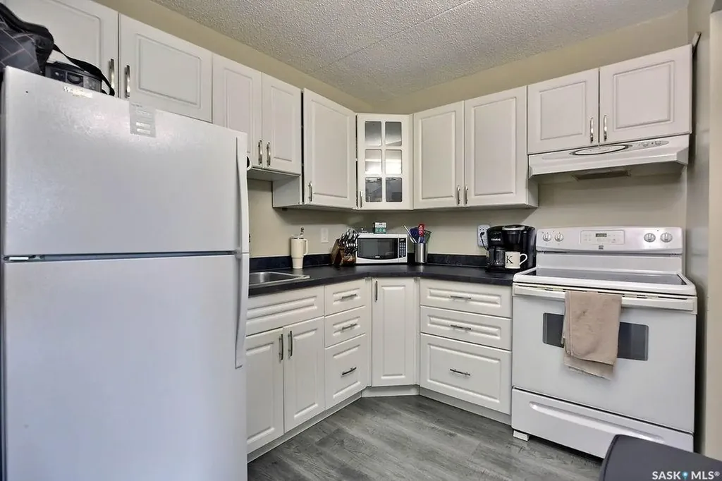 208 Gore Place Regina SK S4T 7S4