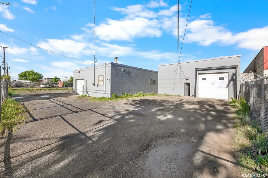 1005 Winnipeg Street Regina SK S4R 1J3