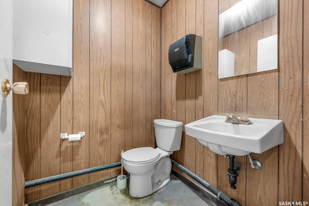 1015 Winnipeg Street Regina SK S4R 1J3