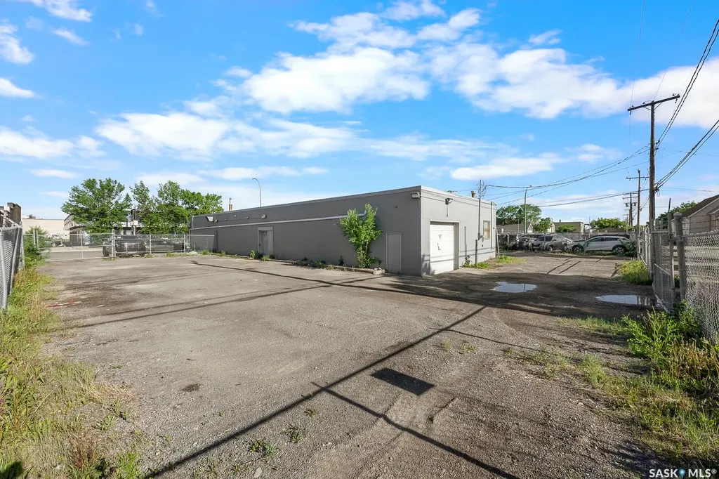 1015 Winnipeg Street Regina SK S4R 1J3
