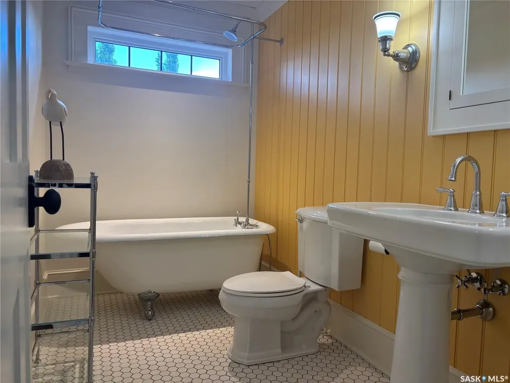 724 St Andrews Drive Swift Current SK S9H 1L1