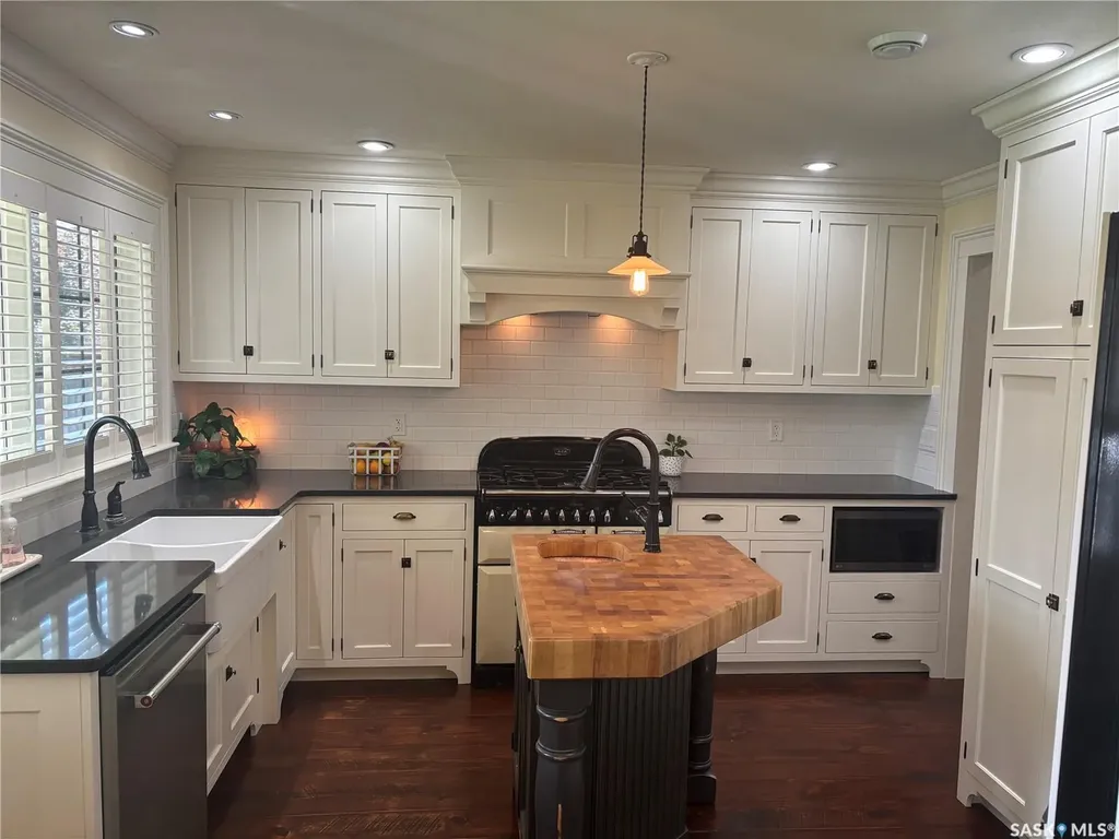 724 St Andrews Drive Swift Current SK S9H 1L1