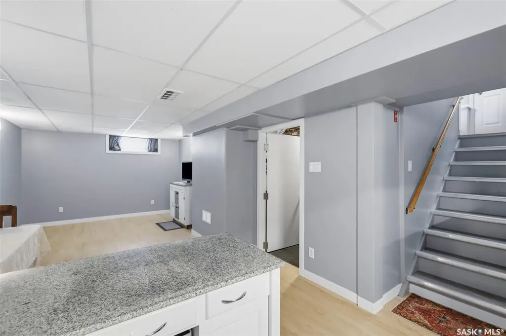 2510 Lansdowne Avenue Saskatoon SK S7J 1H4