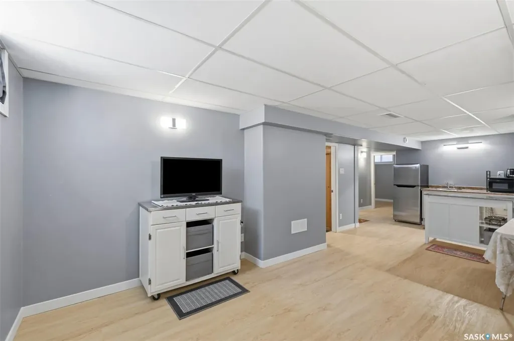 2510 Lansdowne Avenue Saskatoon SK S7J 1H4