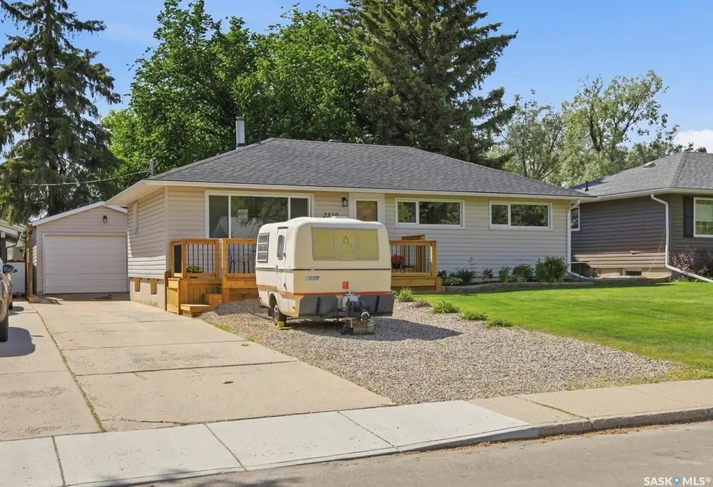 2510 Lansdowne Avenue Saskatoon SK S7J 1H4