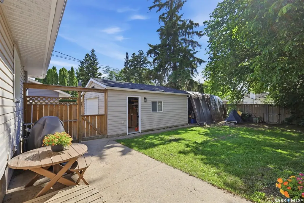 2510 Lansdowne Avenue Saskatoon SK S7J 1H4