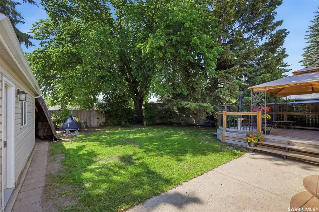 2510 Lansdowne Avenue Saskatoon SK S7J 1H4