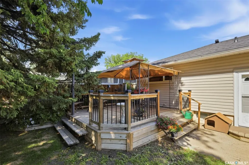 2510 Lansdowne Avenue Saskatoon SK S7J 1H4