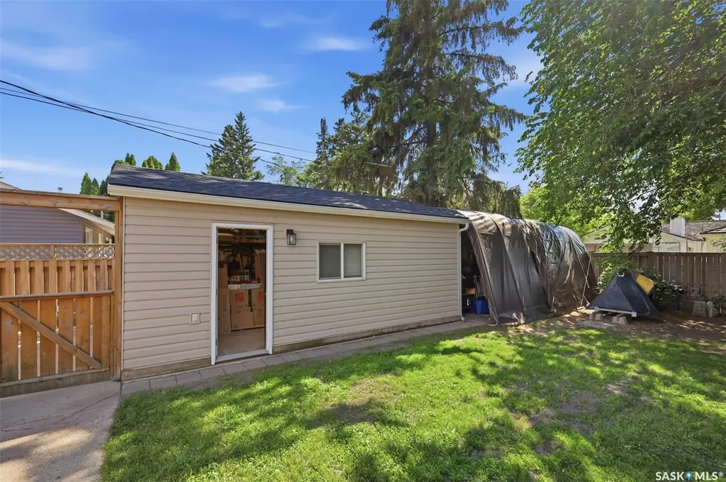 2510 Lansdowne Avenue Saskatoon SK S7J 1H4