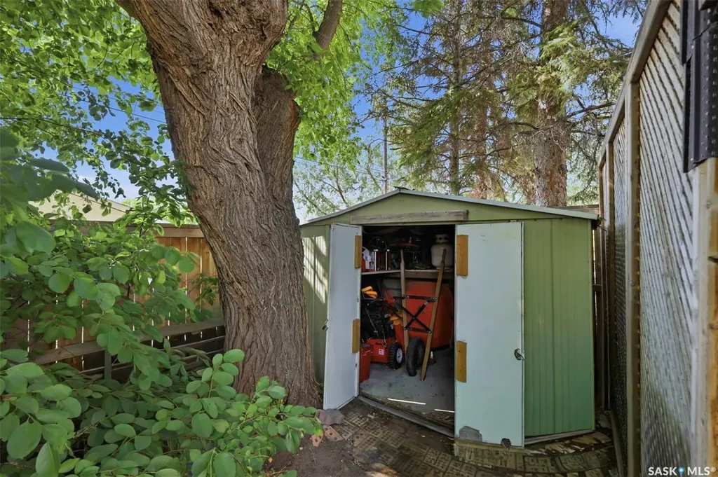 2510 Lansdowne Avenue Saskatoon SK S7J 1H4
