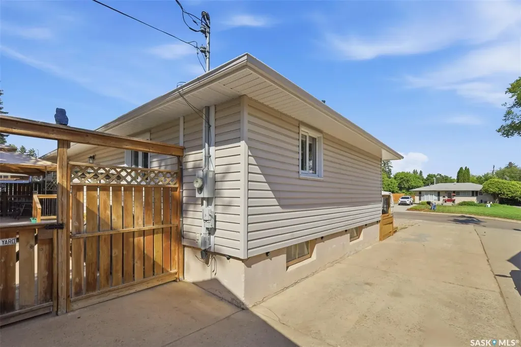 2510 Lansdowne Avenue Saskatoon SK S7J 1H4