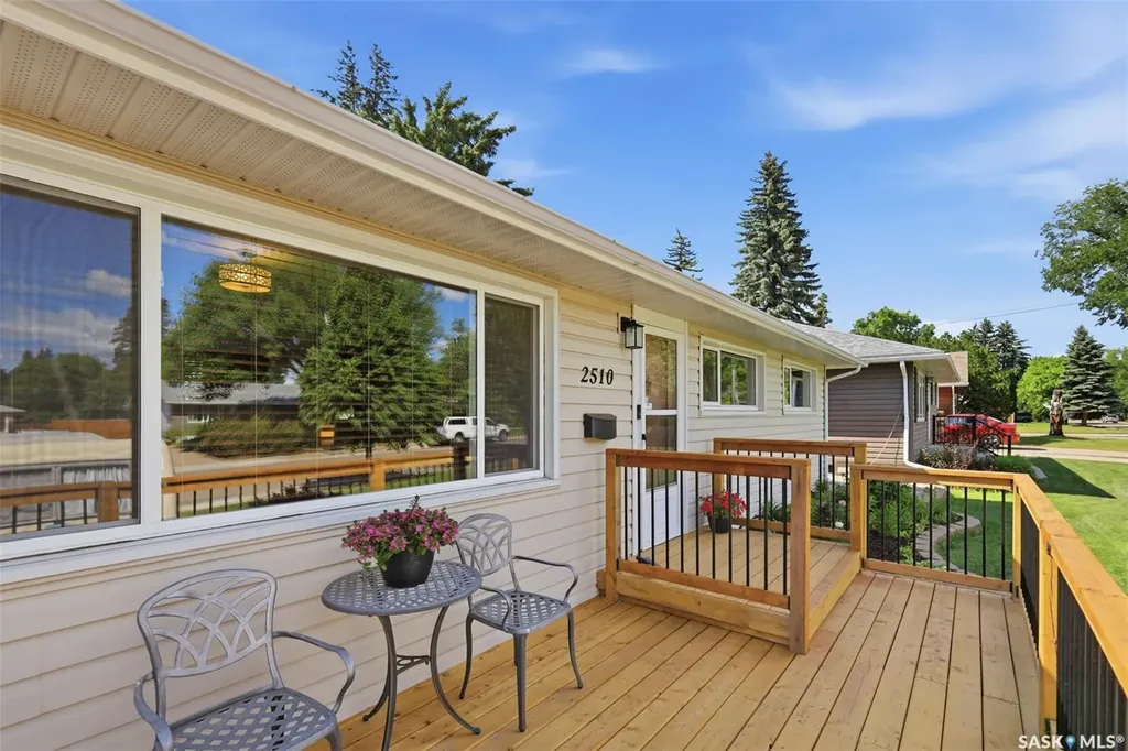 2510 Lansdowne Avenue Saskatoon SK S7J 1H4