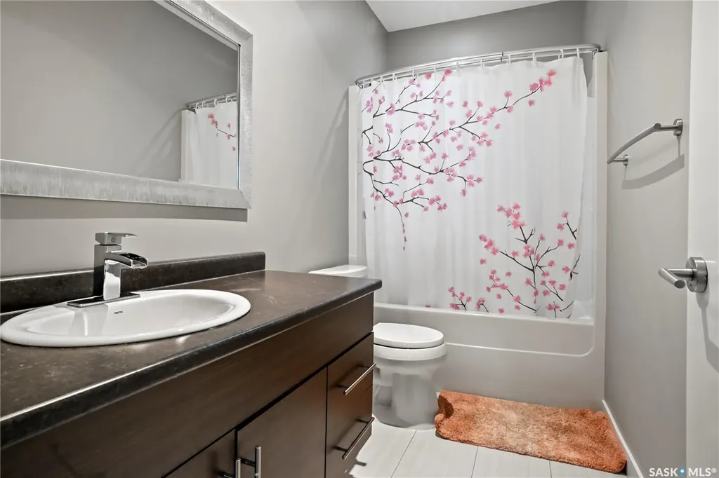 3821 Goldfinch Way Regina SK S4V 1S4