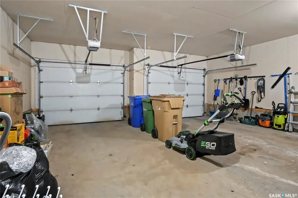 3821 Goldfinch Way Regina SK S4V 1S4