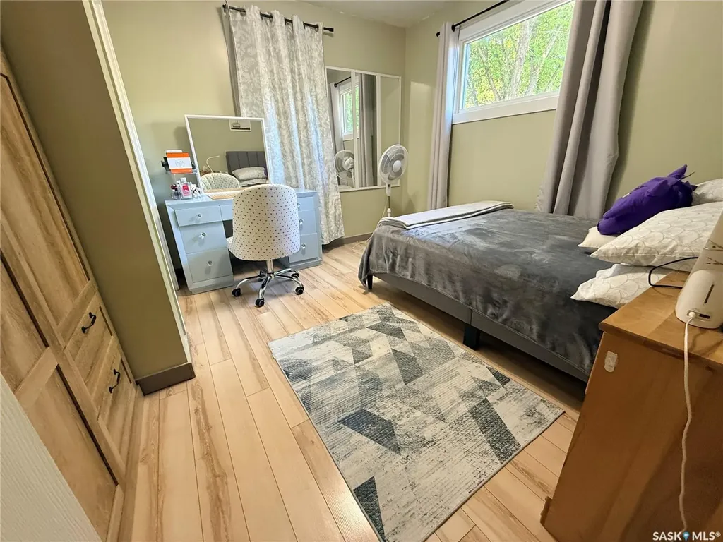 1336 D Avenue N Saskatoon SK S7L 1P3