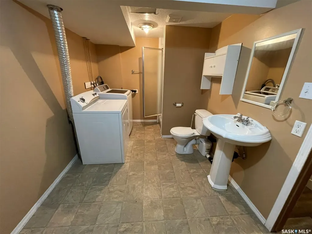 409 4th Street W Meadow Lake SK S9X 1Y4