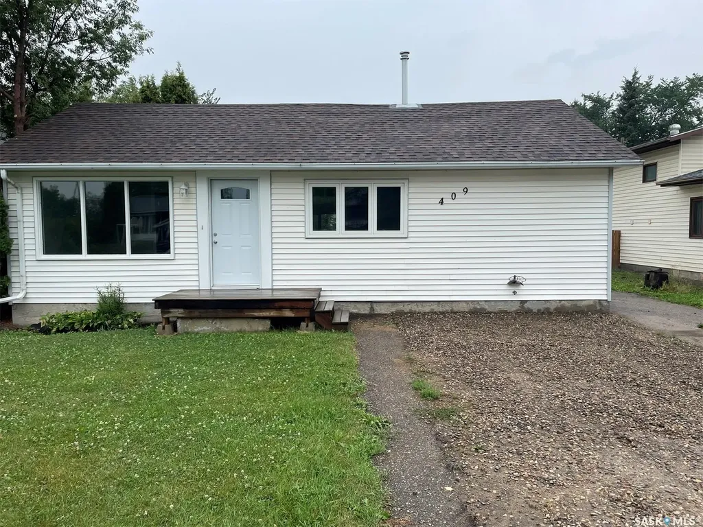409 4th Street W Meadow Lake SK S9X 1Y4