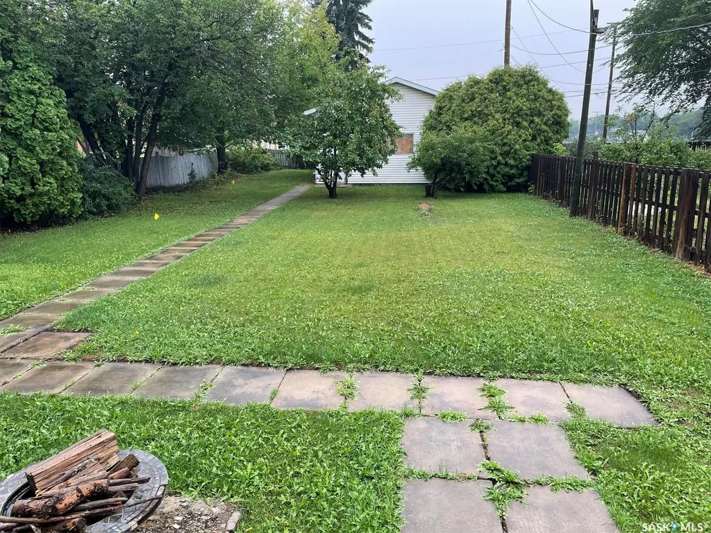 409 4th Street W Meadow Lake SK S9X 1Y4