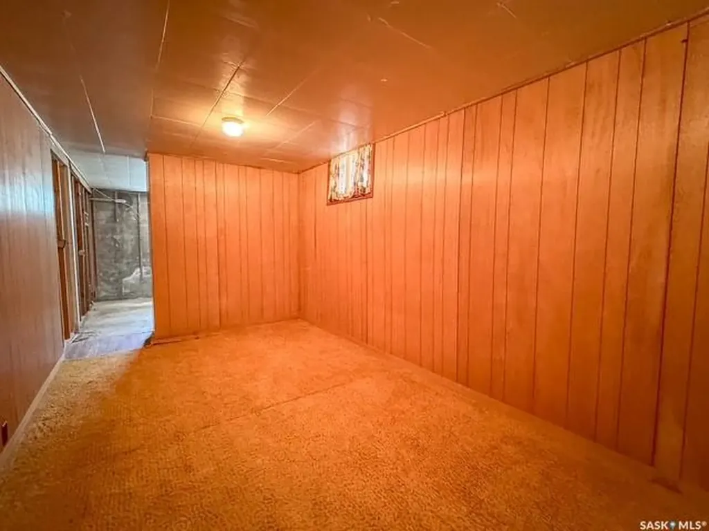 221 4th Avenue NE Swift Current SK S9H 2J4