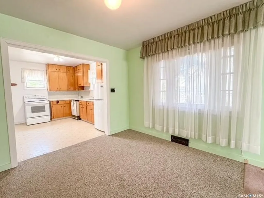 221 4th Avenue NE Swift Current SK S9H 2J4