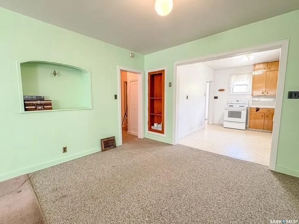 221 4th Avenue NE Swift Current SK S9H 2J4