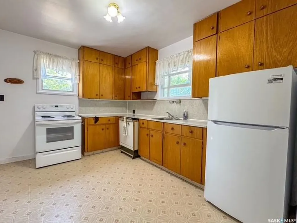 221 4th Avenue NE Swift Current SK S9H 2J4