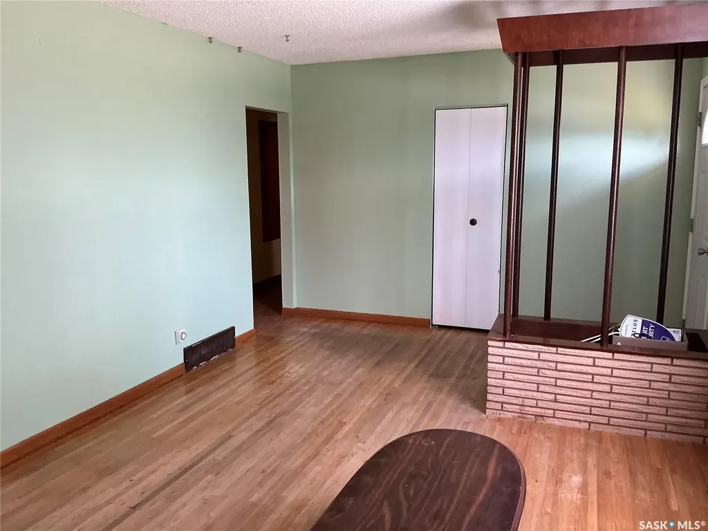 310 Vancouver Avenue S Saskatoon SK S7M 3N1