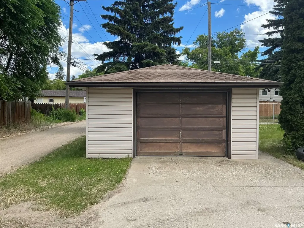 310 Vancouver Avenue S Saskatoon SK S7M 3N1