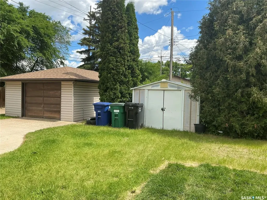 310 Vancouver Avenue S Saskatoon SK S7M 3N1