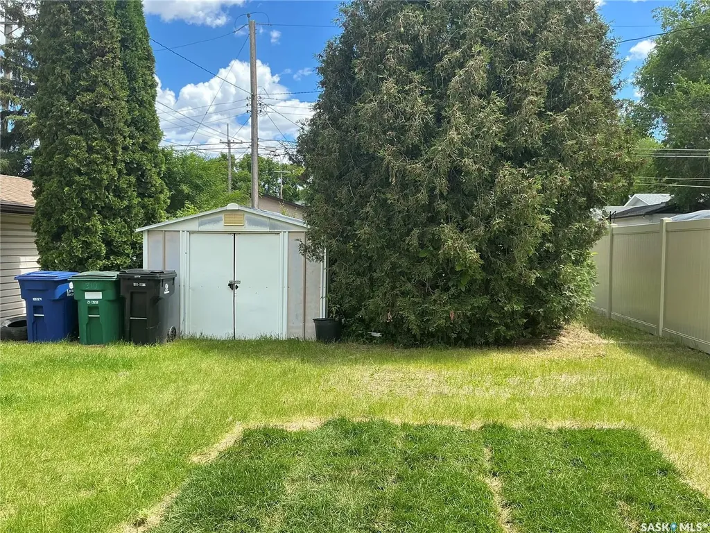 310 Vancouver Avenue S Saskatoon SK S7M 3N1