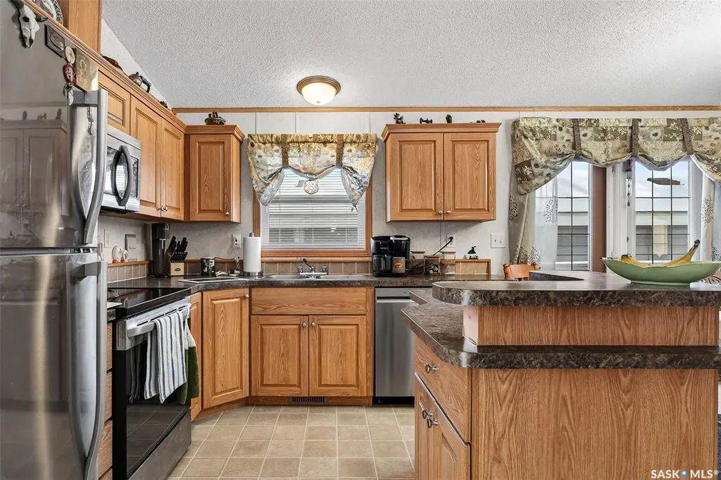1455 9th Avenue NE Moose Jaw SK S6J 1C6