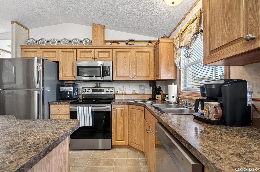 1455 9th Avenue NE Moose Jaw SK S6J 1C6