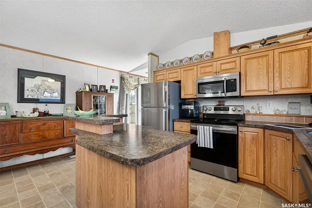 1455 9th Avenue NE Moose Jaw SK S6J 1C6