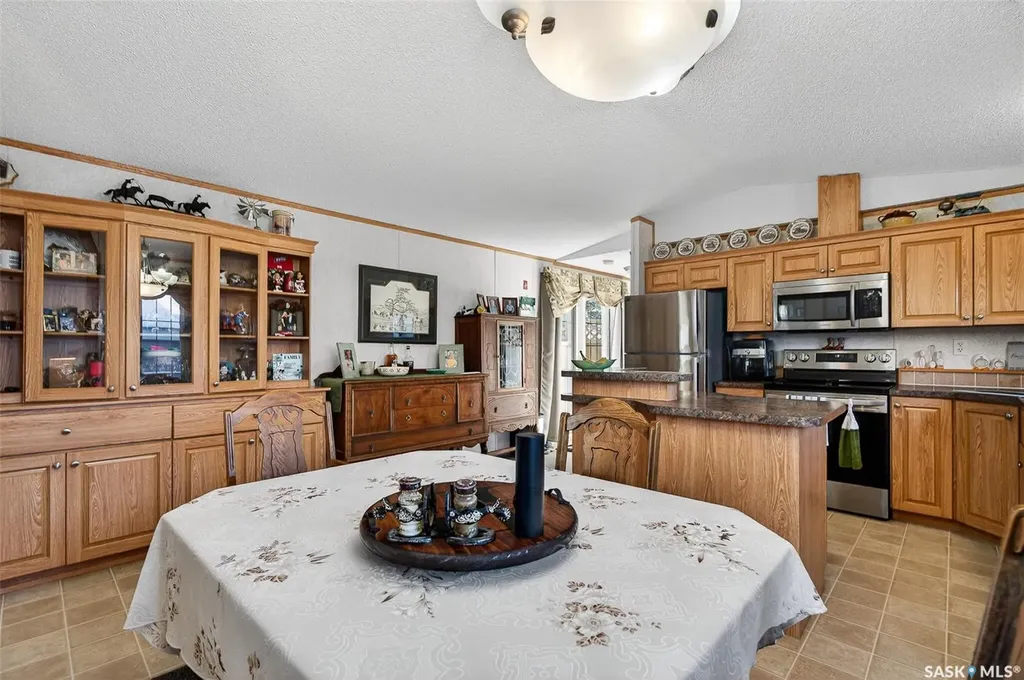 1455 9th Avenue NE Moose Jaw SK S6J 1C6