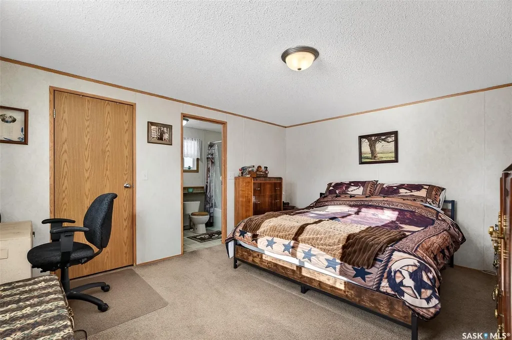 1455 9th Avenue NE Moose Jaw SK S6J 1C6