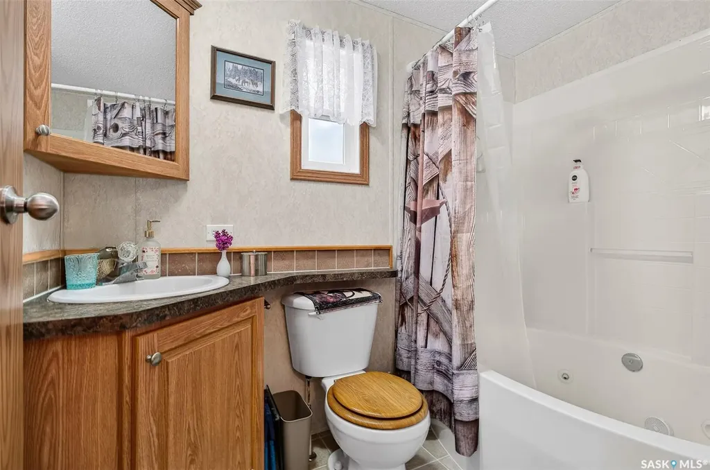 1455 9th Avenue NE Moose Jaw SK S6J 1C6