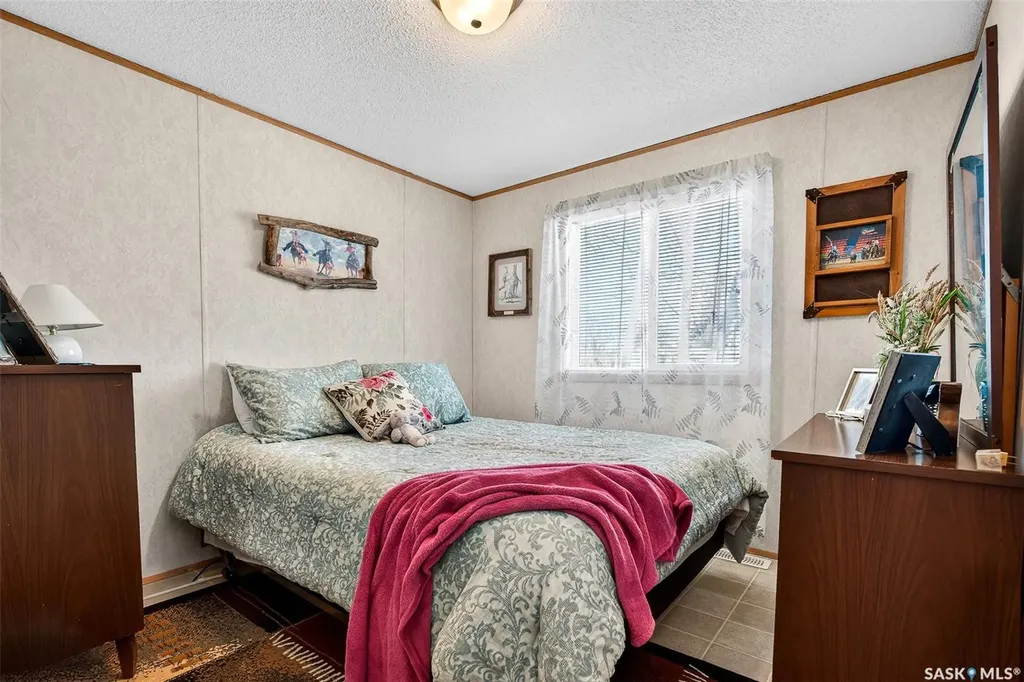 1455 9th Avenue NE Moose Jaw SK S6J 1C6