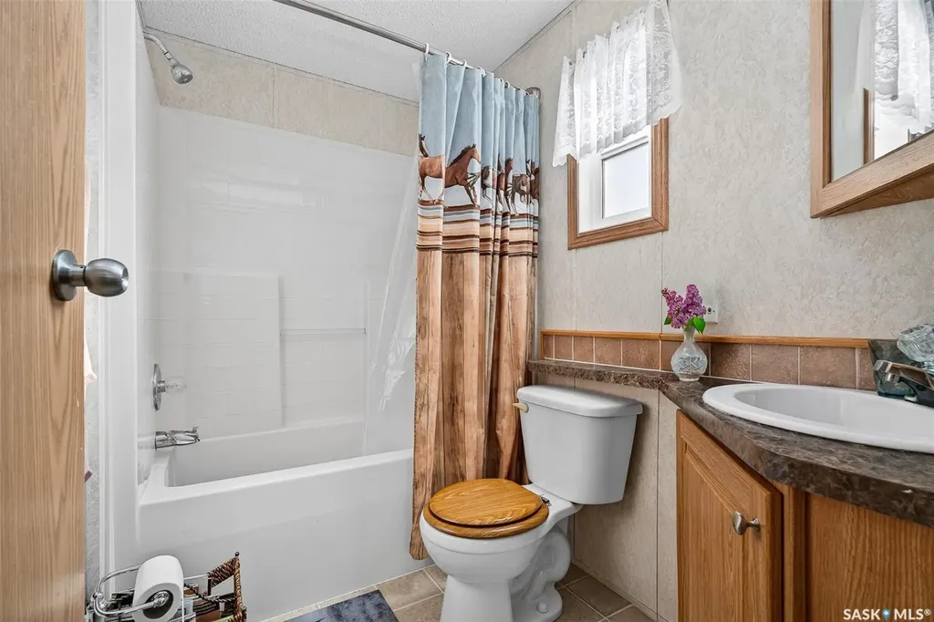 1455 9th Avenue NE Moose Jaw SK S6J 1C6