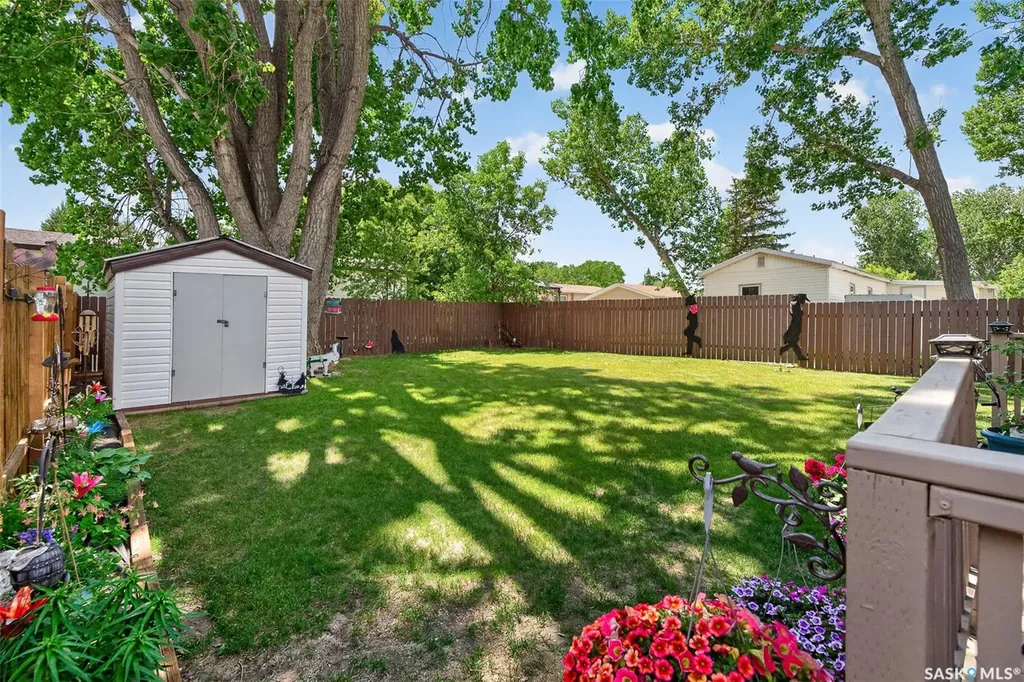 1455 9th Avenue NE Moose Jaw SK S6J 1C6