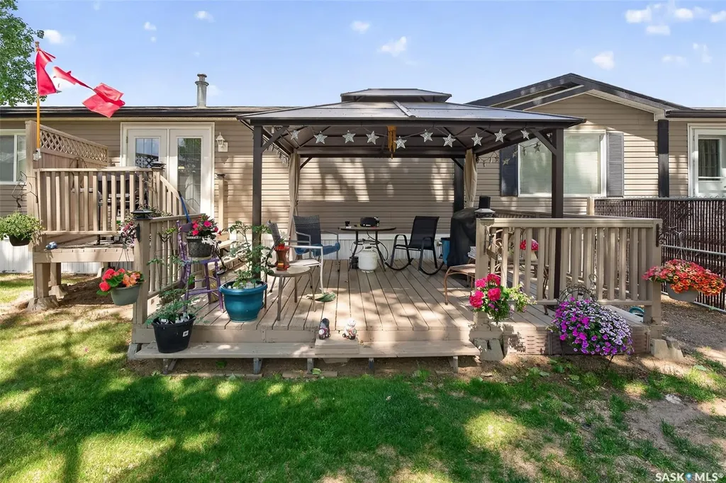 1455 9th Avenue NE Moose Jaw SK S6J 1C6