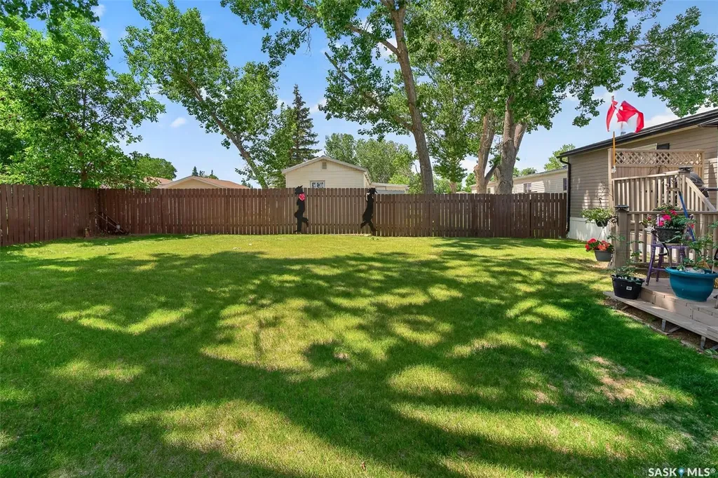 1455 9th Avenue NE Moose Jaw SK S6J 1C6