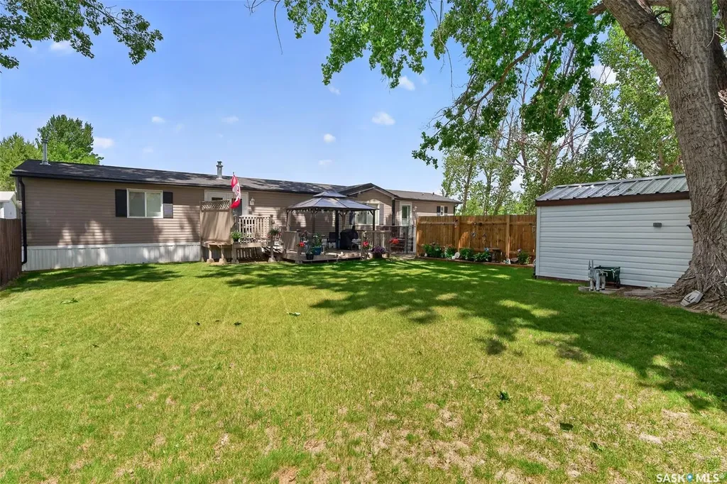 1455 9th Avenue NE Moose Jaw SK S6J 1C6