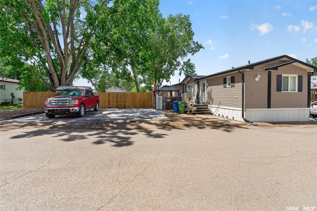 1455 9th Avenue NE Moose Jaw SK S6J 1C6