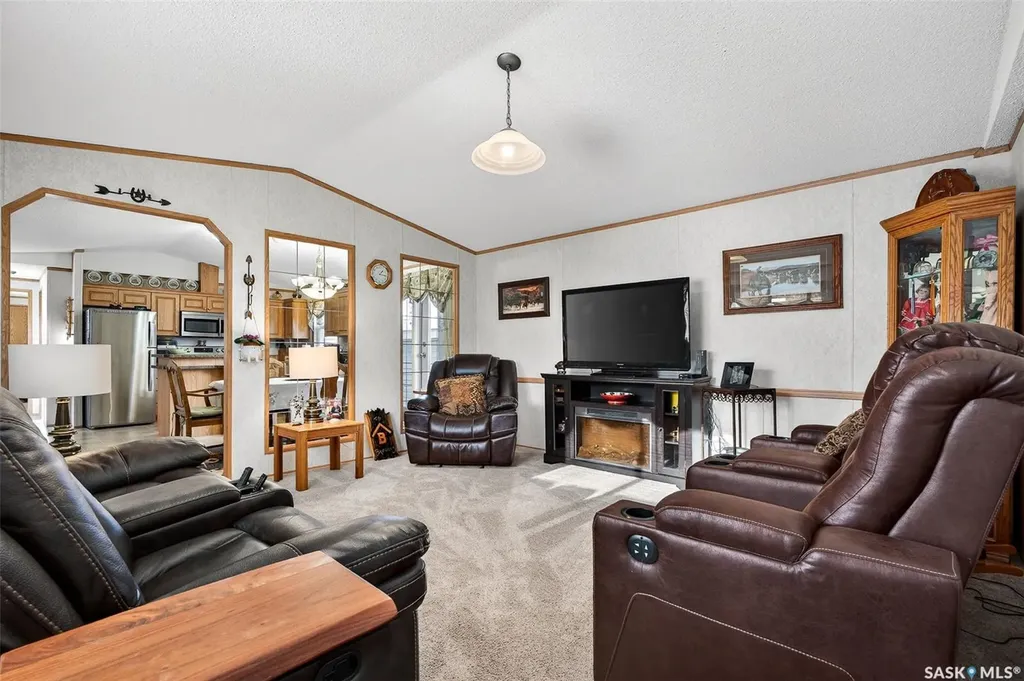 1455 9th Avenue NE Moose Jaw SK S6J 1C6