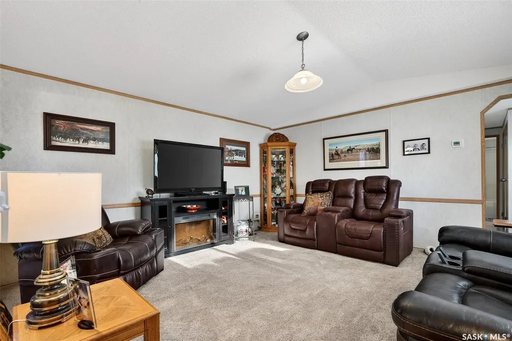 1455 9th Avenue NE Moose Jaw SK S6J 1C6