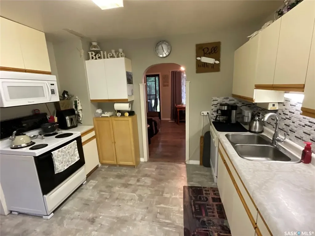 117 First Street E Invergordon Rm No. 430 SK S0K 4K0