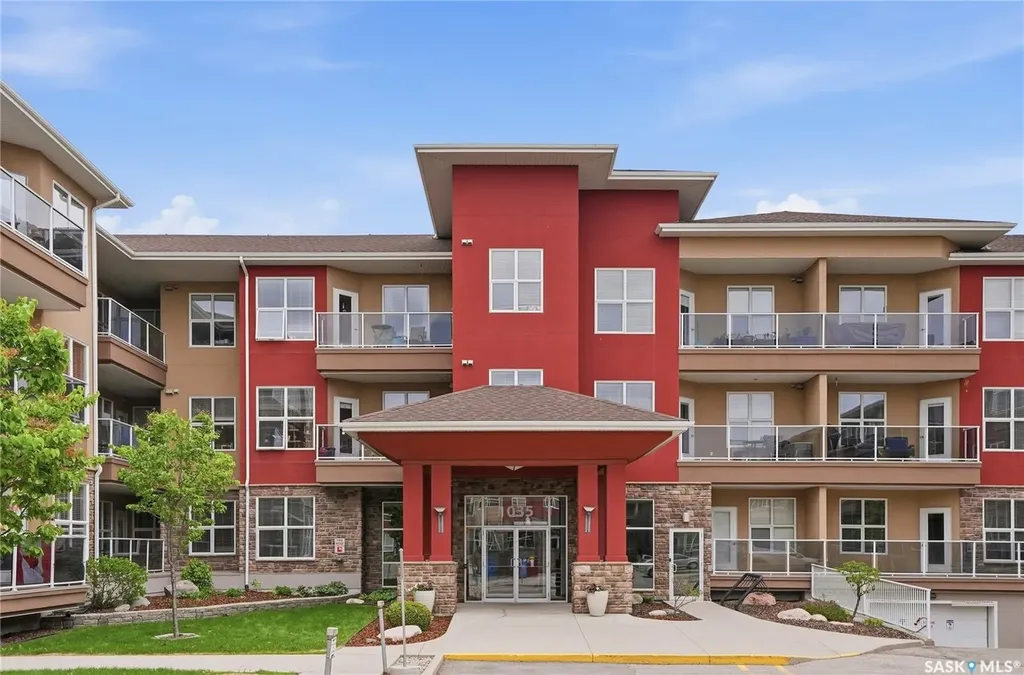 1035 Moss Avenue Saskatoon SK S7H 2E5