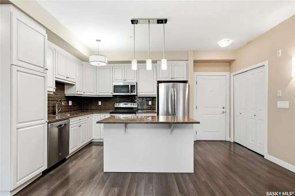 1035 Moss Avenue Saskatoon SK S7H 2E5