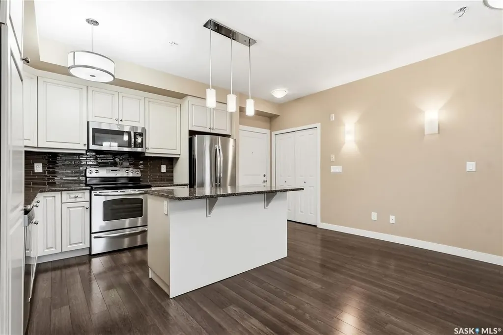 1035 Moss Avenue Saskatoon SK S7H 2E5